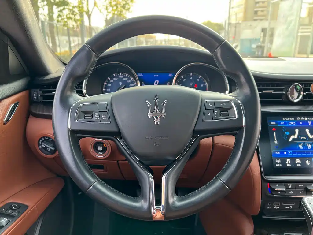 Maserati Quattroporte 2020 — фото 18