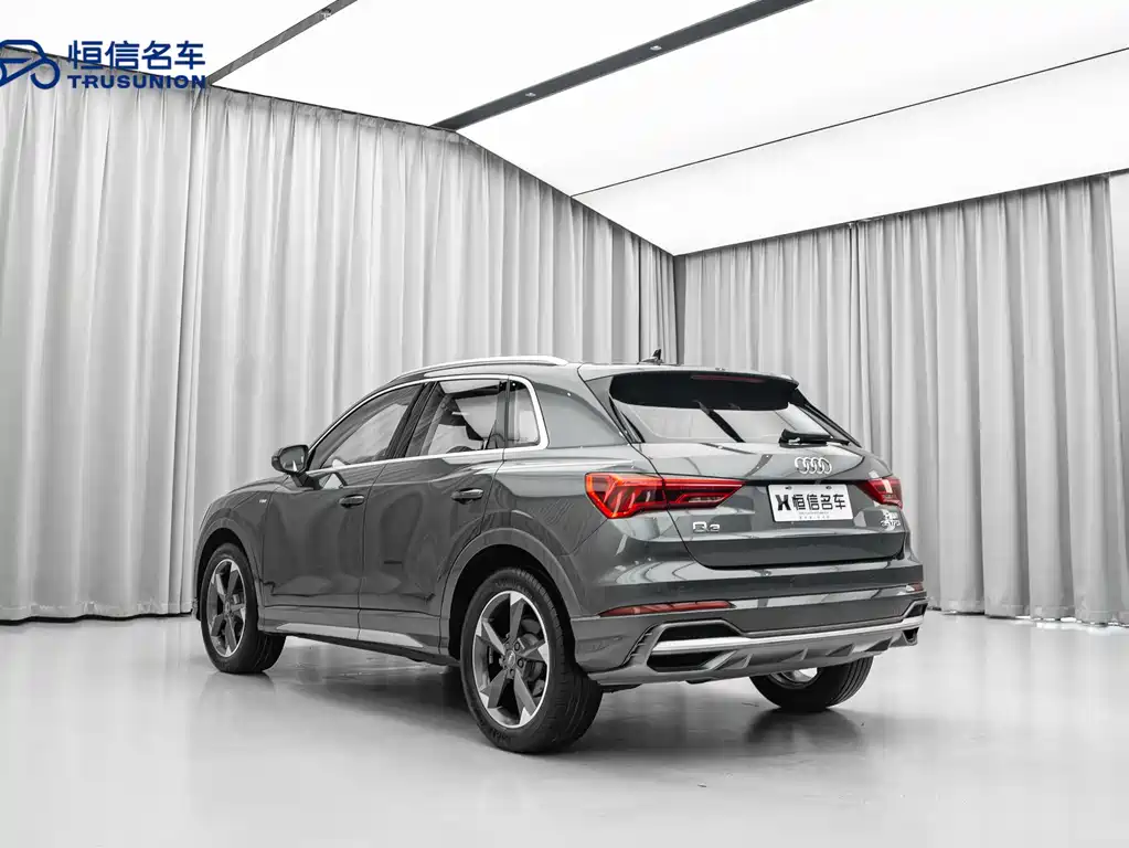 Audi Q3 2019 — фото 6