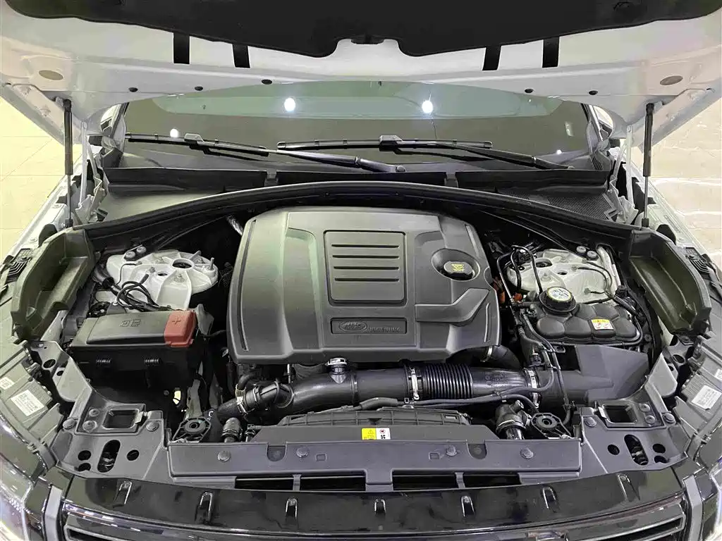 Land Rover Range Rover Velar 2024 — фото 14