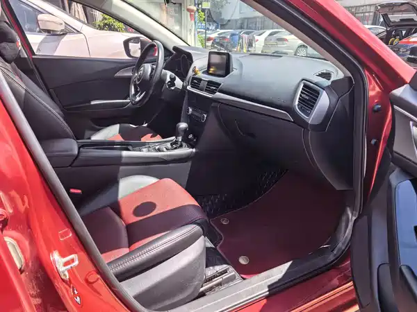Mazda 3 Axela 2017