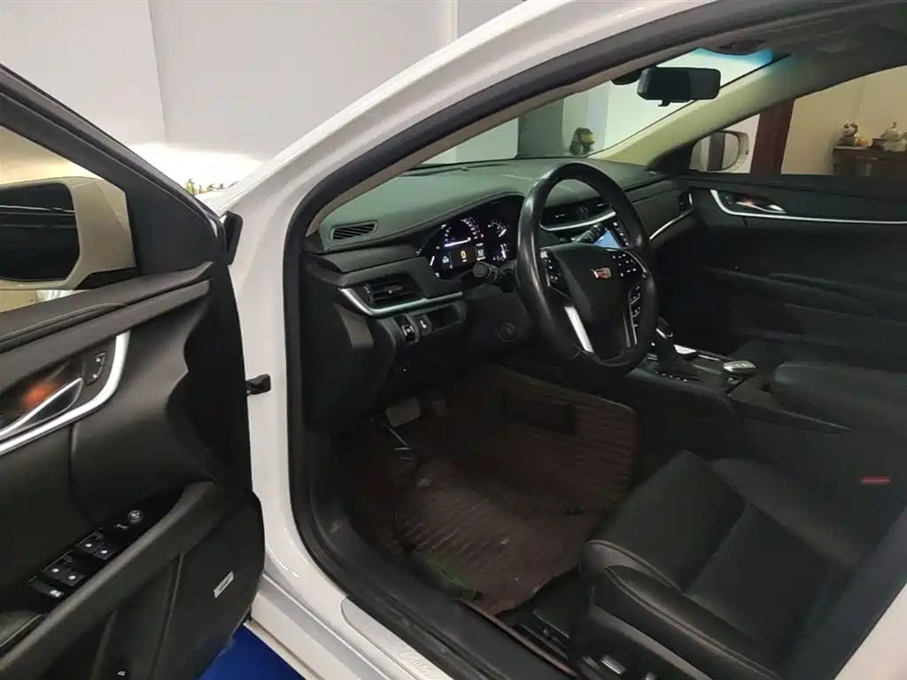Cadillac XTS 2019 — фото 16