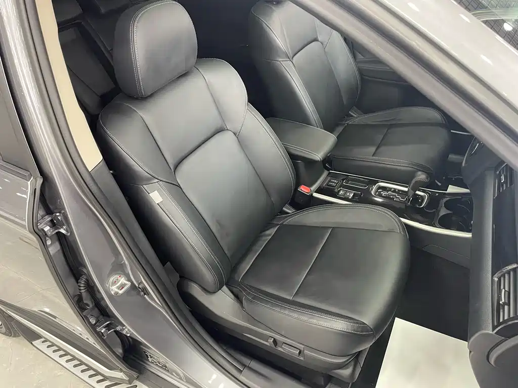 Mitsubishi Outlander 2019 — фото 18