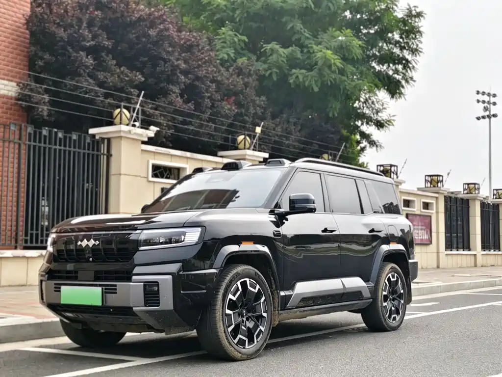 Fang Cheng Bao Leopard 8 2024