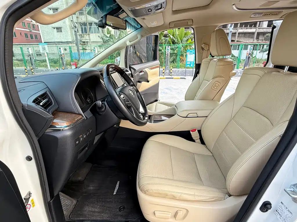 Toyota Alphard 2017 — фото 4