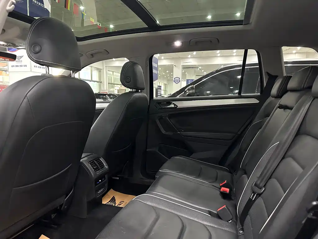 Volkswagen Tiguan L 2018 — фото 12