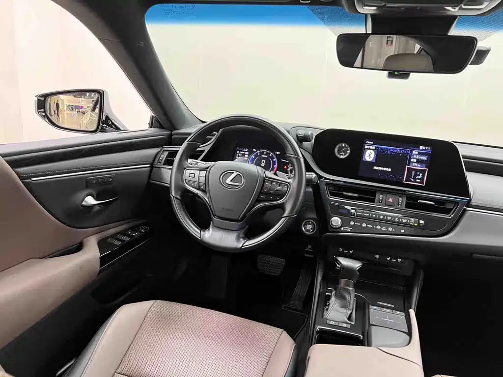 Lexus ES 2022 — фото 13