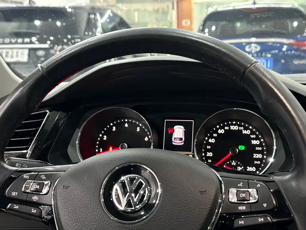Volkswagen Tiguan L 2018 — фото 23