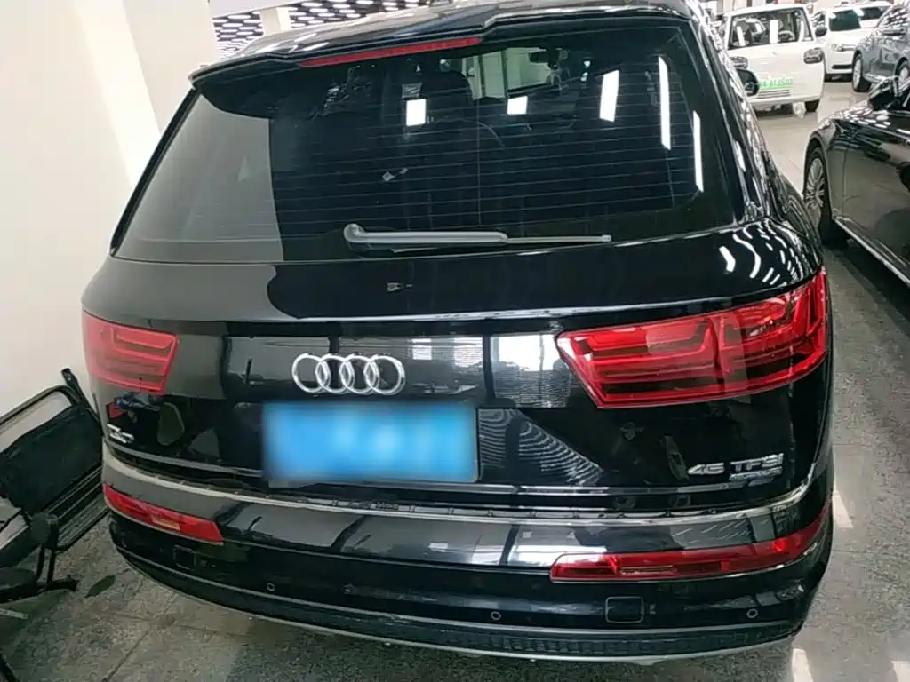 Audi Q7 2019 — фото 6