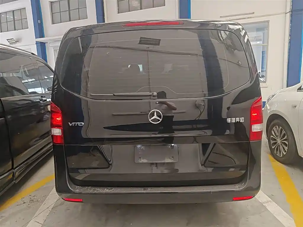 Mercedes-Benz Vito 2023 — фото 6