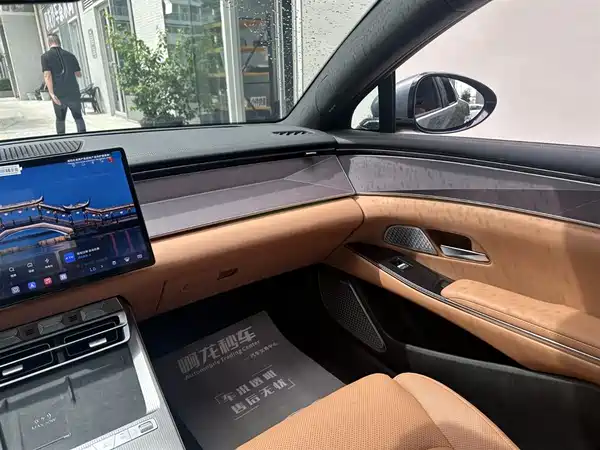 BYD Han L 2025