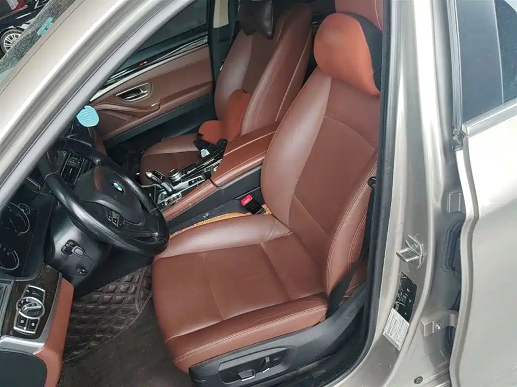 BMW 5 Series 2016 — фото 14