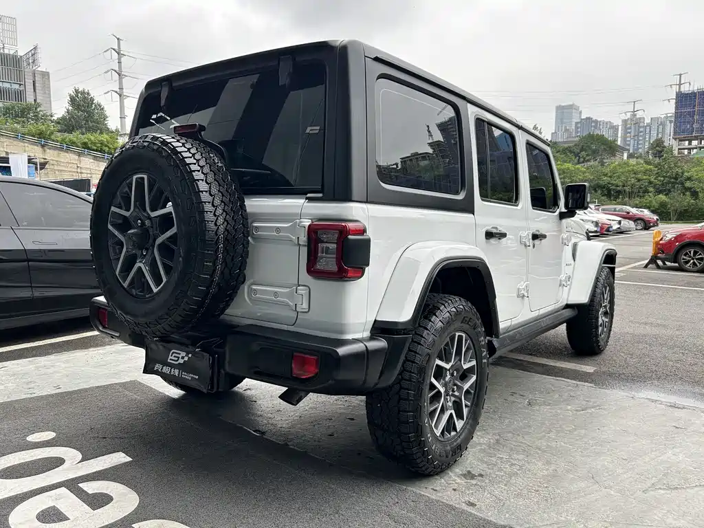 Jeep Wrangler 2023 — фото 16