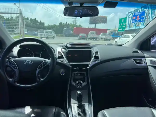 Hyundai Elantra Langdong 2014