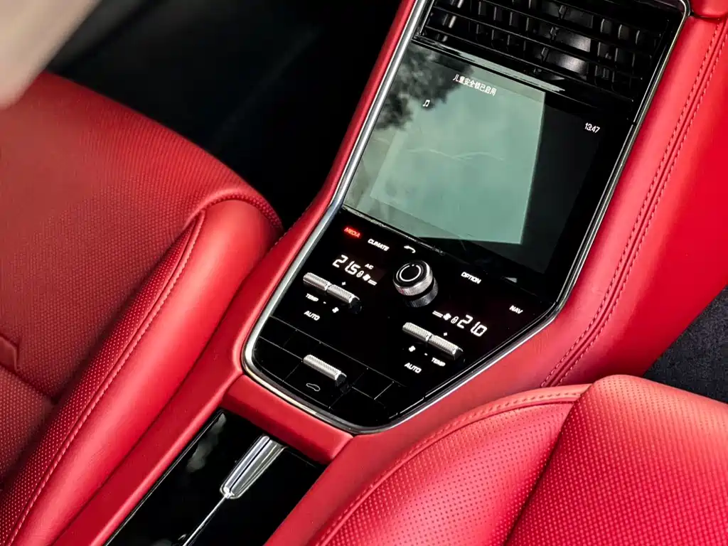 Porsche Panamera 2020 — фото 14