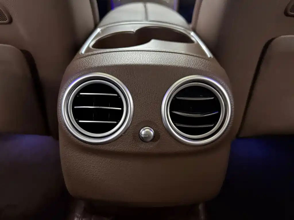 Mercedes-Benz E-Class 2020 — фото 20