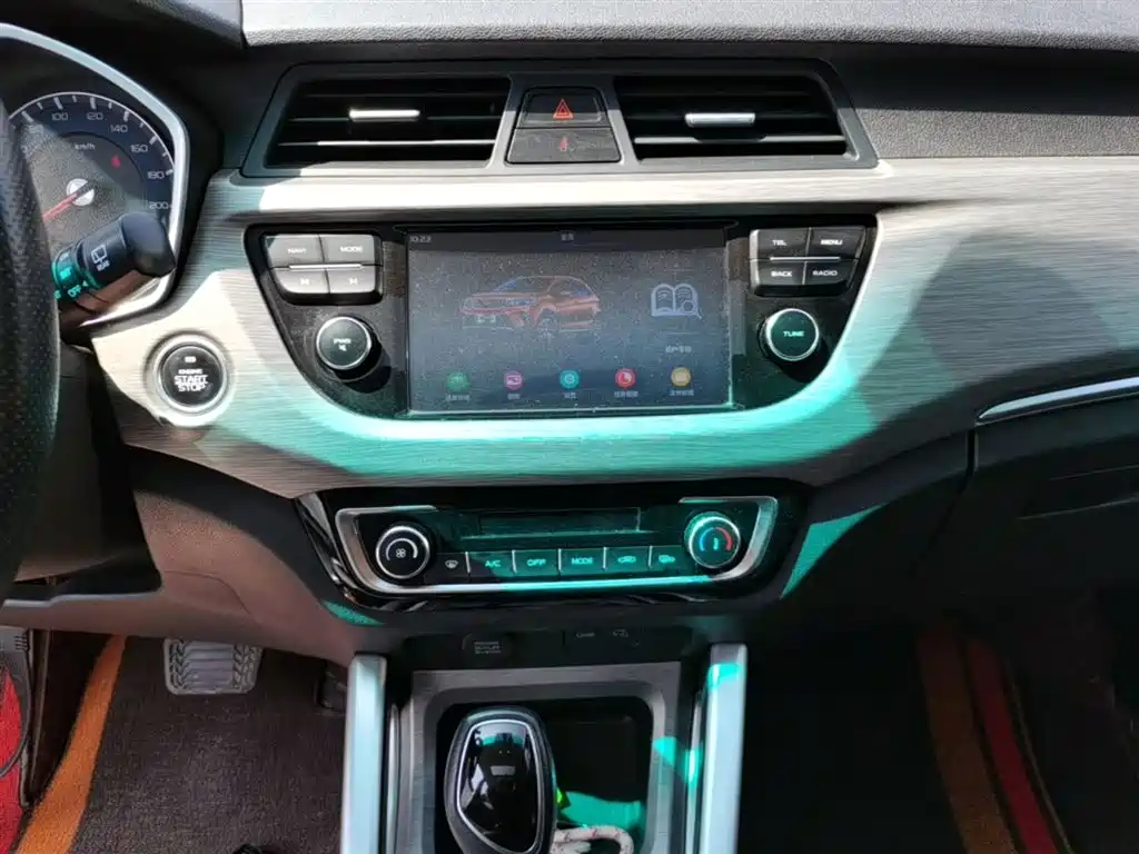 Geely Vision X3 2018 — фото 13