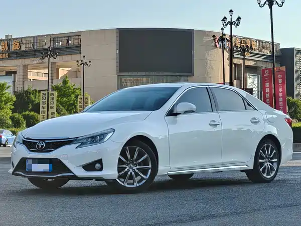 Toyota Reiz 2014