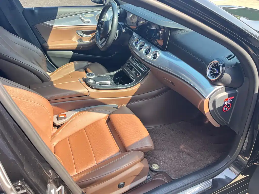 Mercedes-Benz E-Class 2022 — фото 10