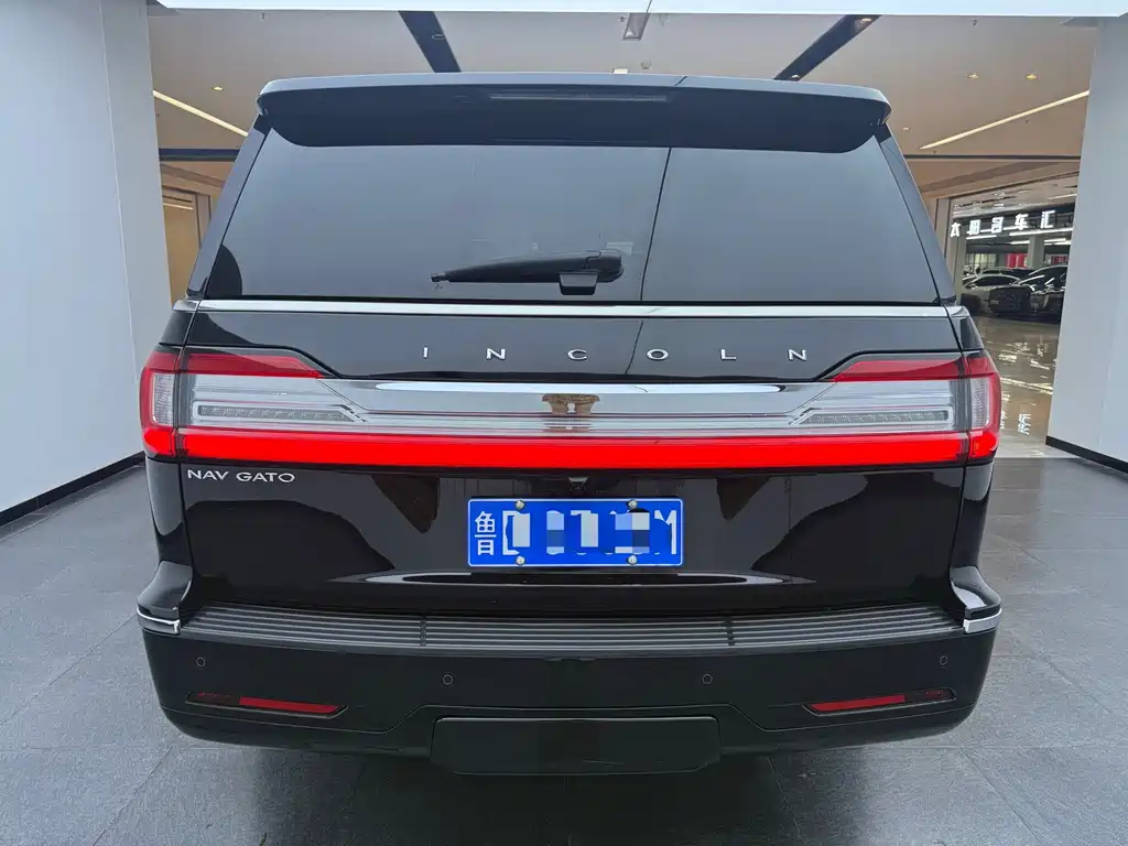 Lincoln Navigator 2020 — фото 13