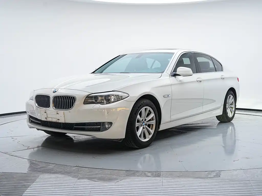 BMW 5 Series 2013 — фото 1