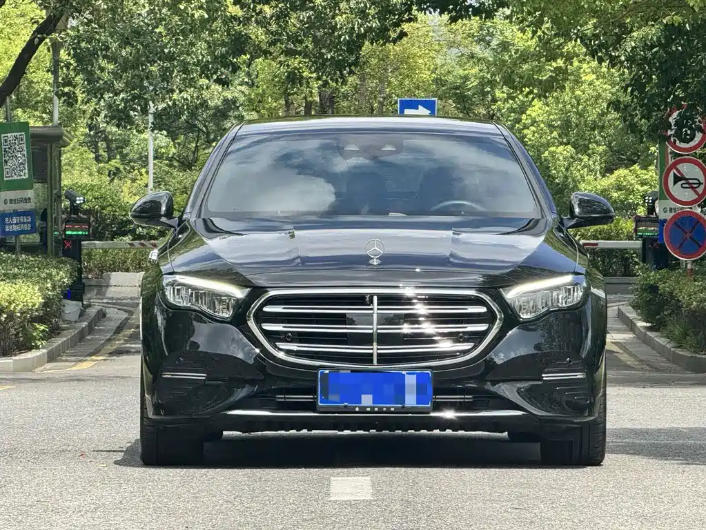 Mercedes-Benz E-Class 2025 — фото 2