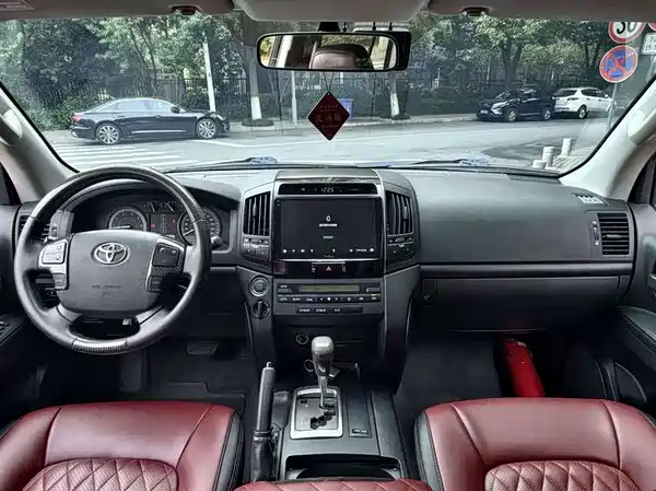 Toyota Land Cruiser 2015