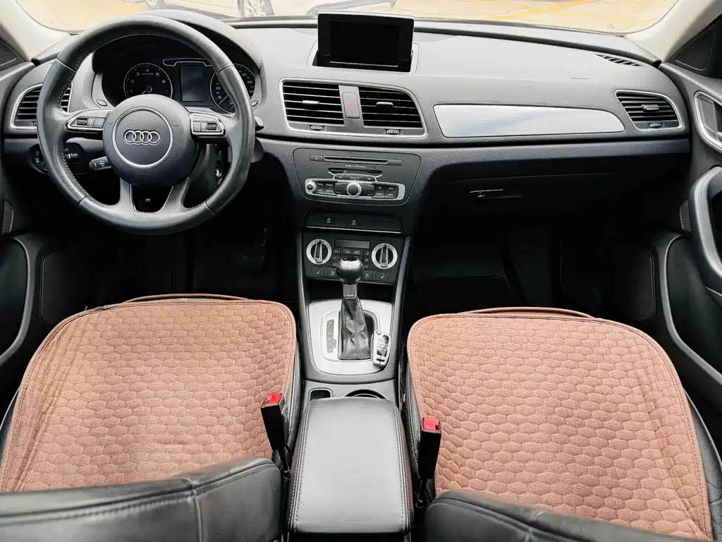 Audi Q3 2013 — фото 11
