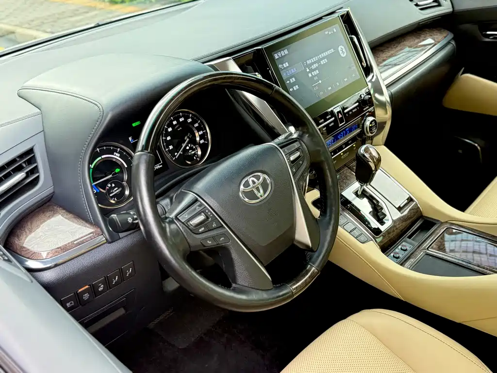Toyota Alphard 2021 — фото 14