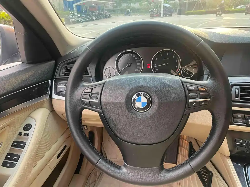 BMW 5 Series 2013 — фото 11