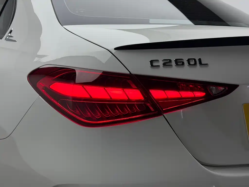 Mercedes-Benz C-Class 2024 — фото 20