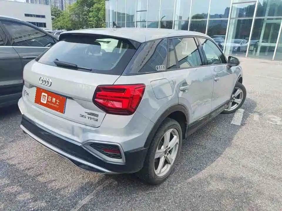 Audi Q2L 2021 — фото 15
