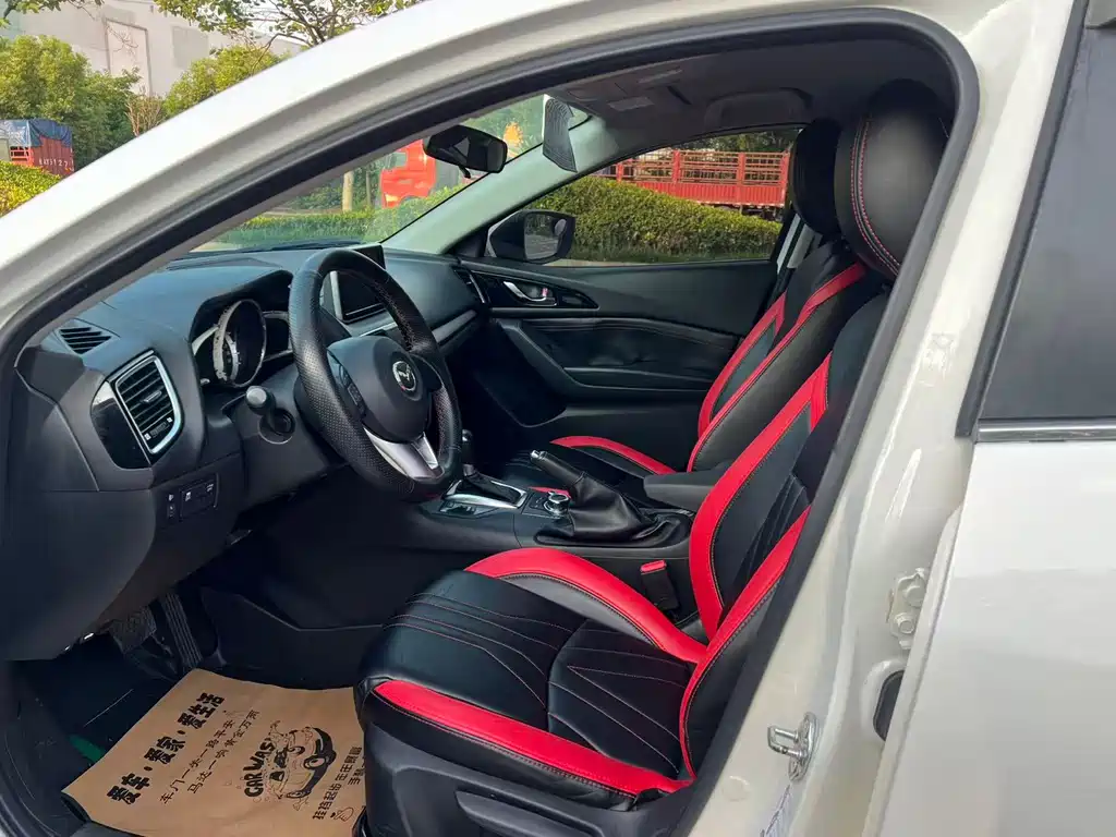 Mazda 3 Axela 2016