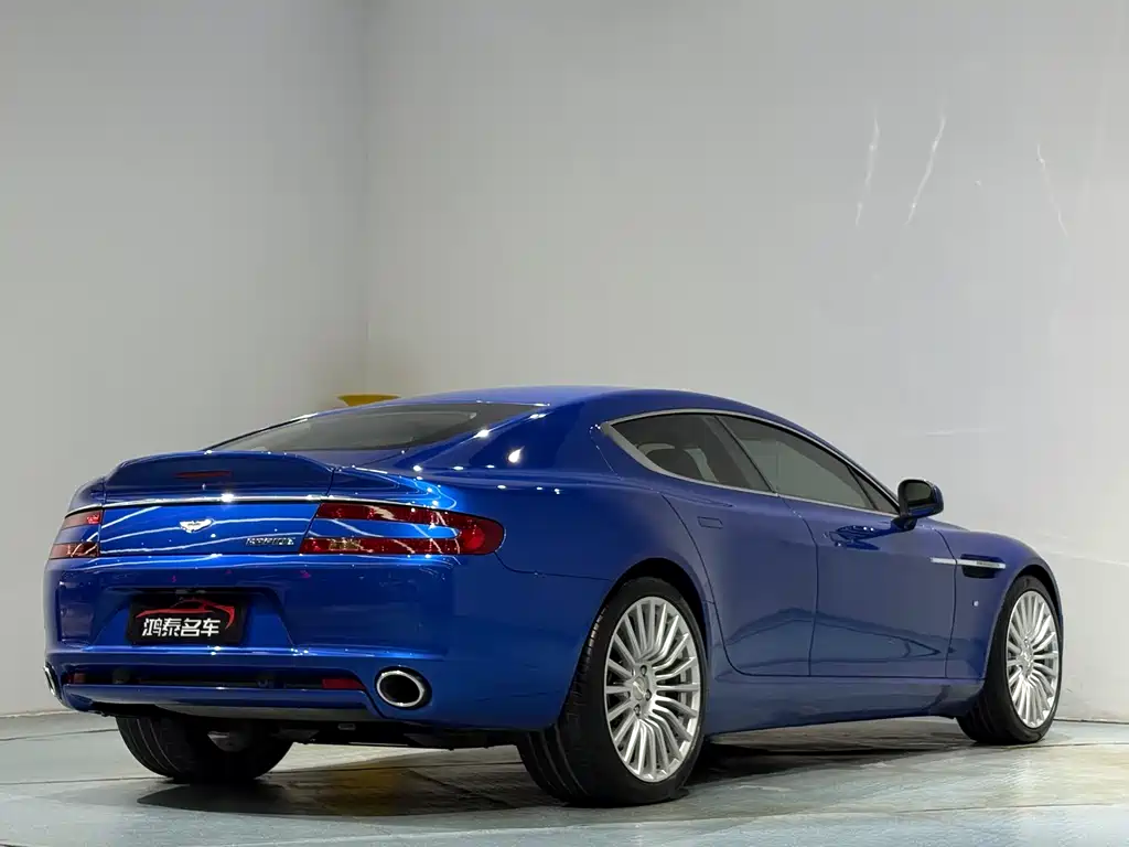 Aston Martin Rapide 2017 — фото 19