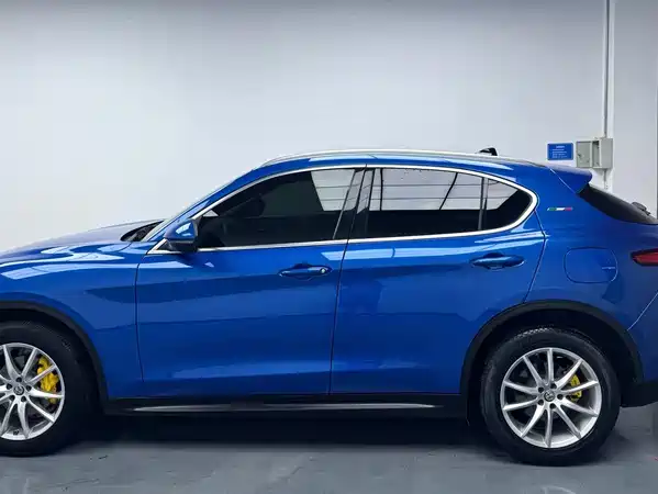 Alfa Romeo Stelvio 2021