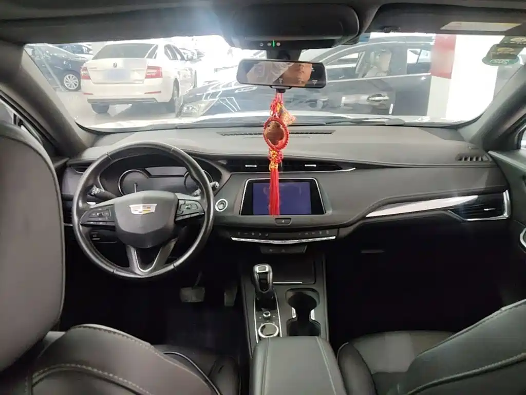 Cadillac XT4 2019 — фото 10