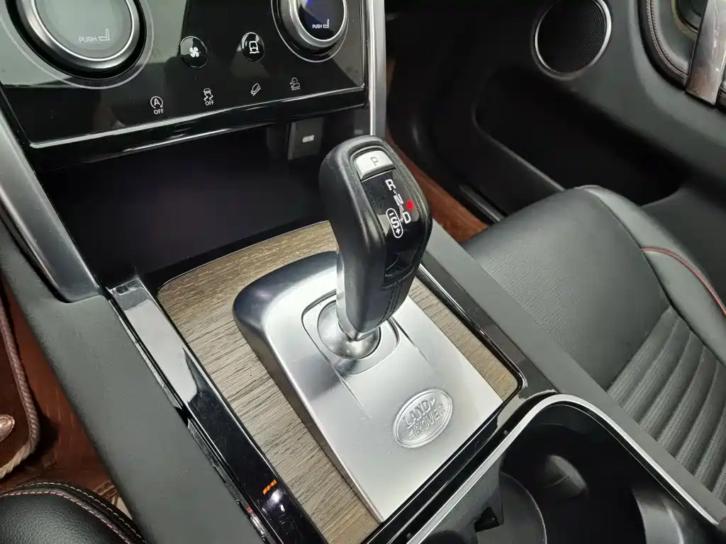 Land Rover Discovery Sport 2022 — фото 13