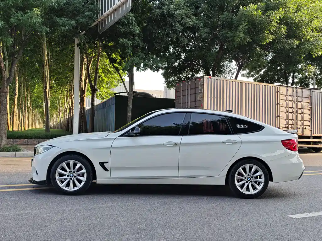 BMW 3 Series GT 2019 — фото 2
