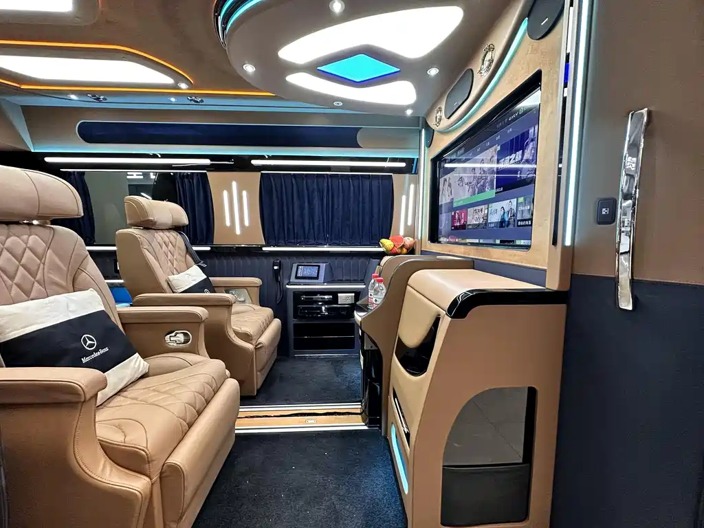 Mercedes-Benz Sprinter 2018 — фото 14
