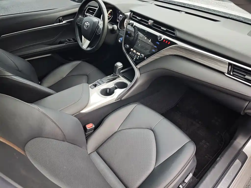 Toyota Camry 2021 — фото 14