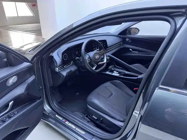 Hyundai Elantra 2023