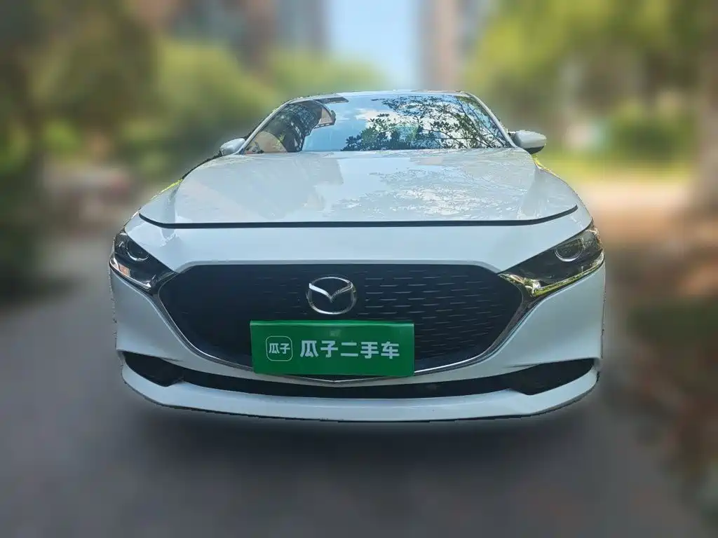 Mazda 3 Axela 2022 — фото 24