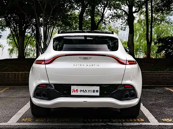 Aston Martin DBX 2020