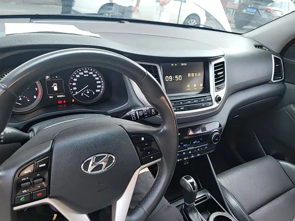Hyundai Tucson 2017 — фото 10