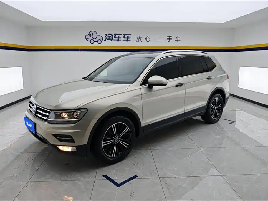 Volkswagen Tiguan L 2020 — фото 1