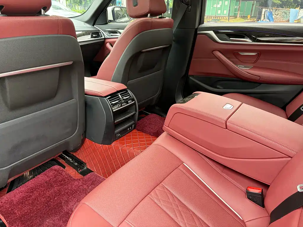 BMW 5 Series 2021 — фото 16