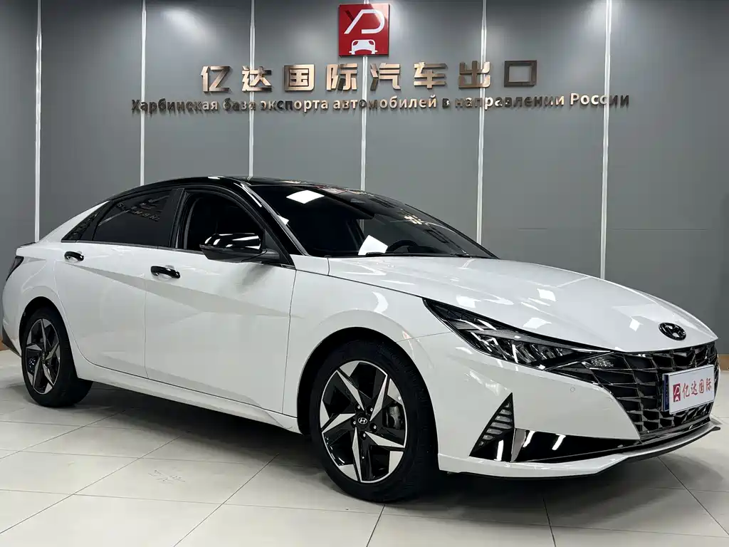 Hyundai Elantra 2023