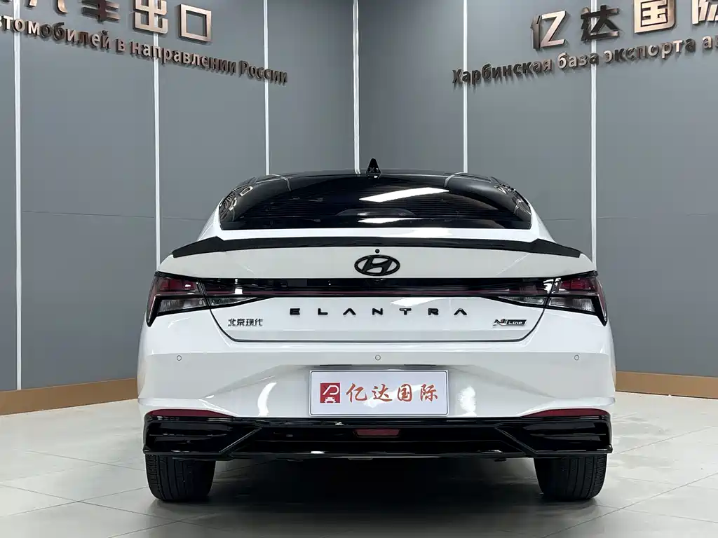Hyundai Elantra 2023