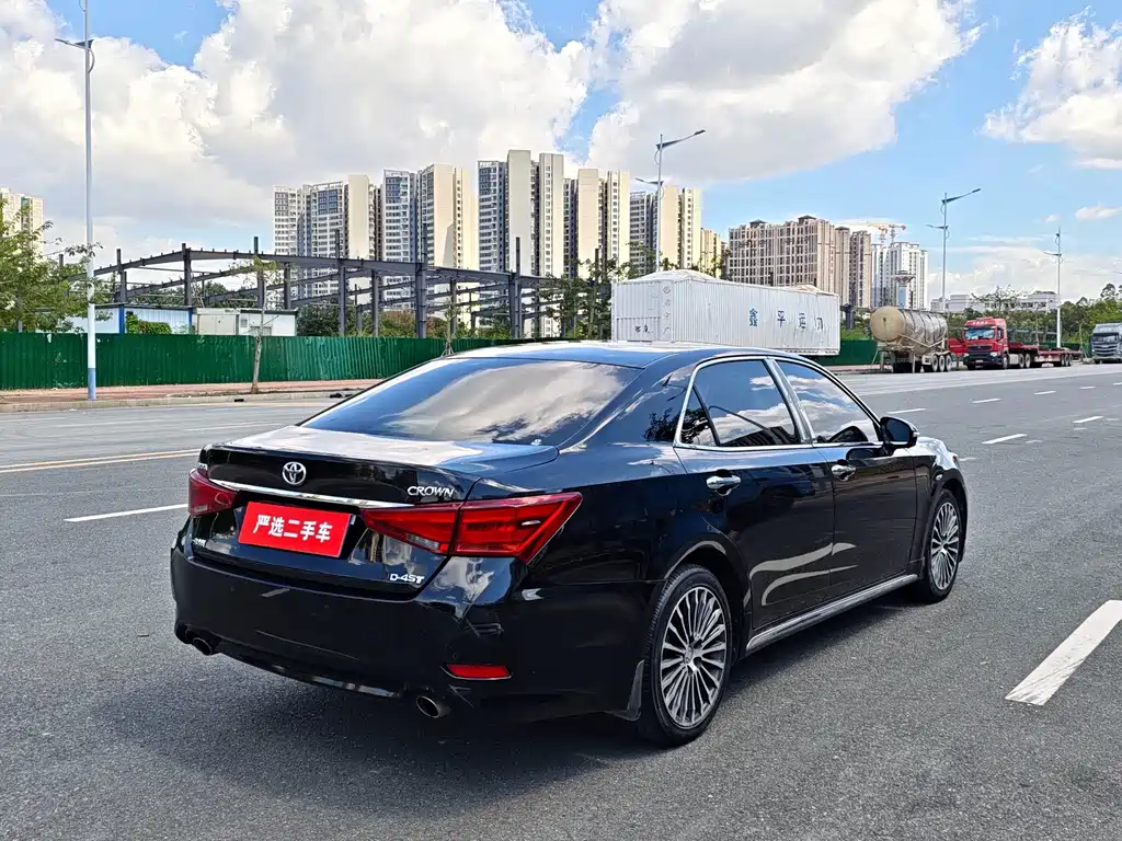 Toyota Crown 2018 — фото 6