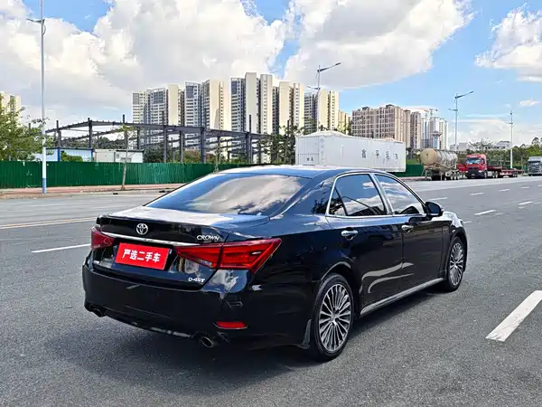 Toyota Crown 2018