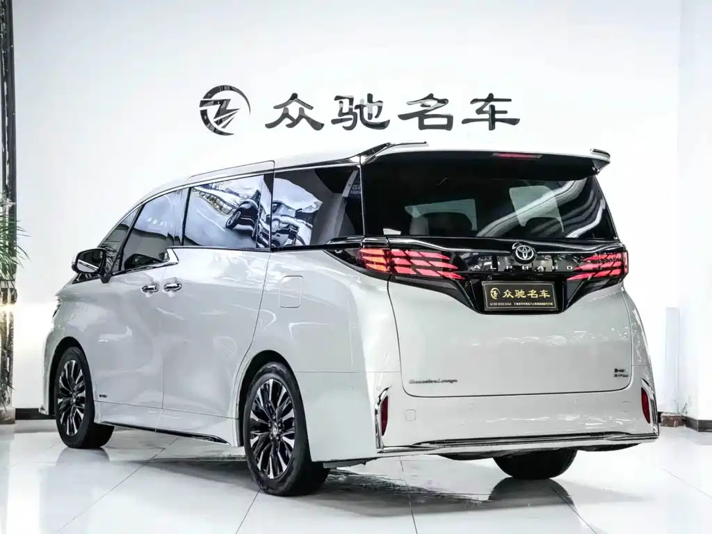 Toyota Alphard 2024 — фото 13